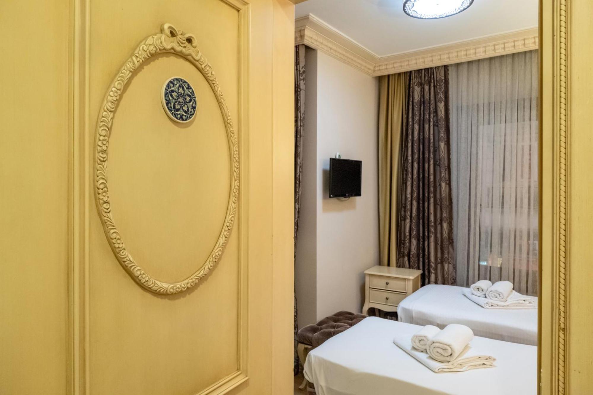 Tarihi Isparta Palas Istanbul Bagian luar foto