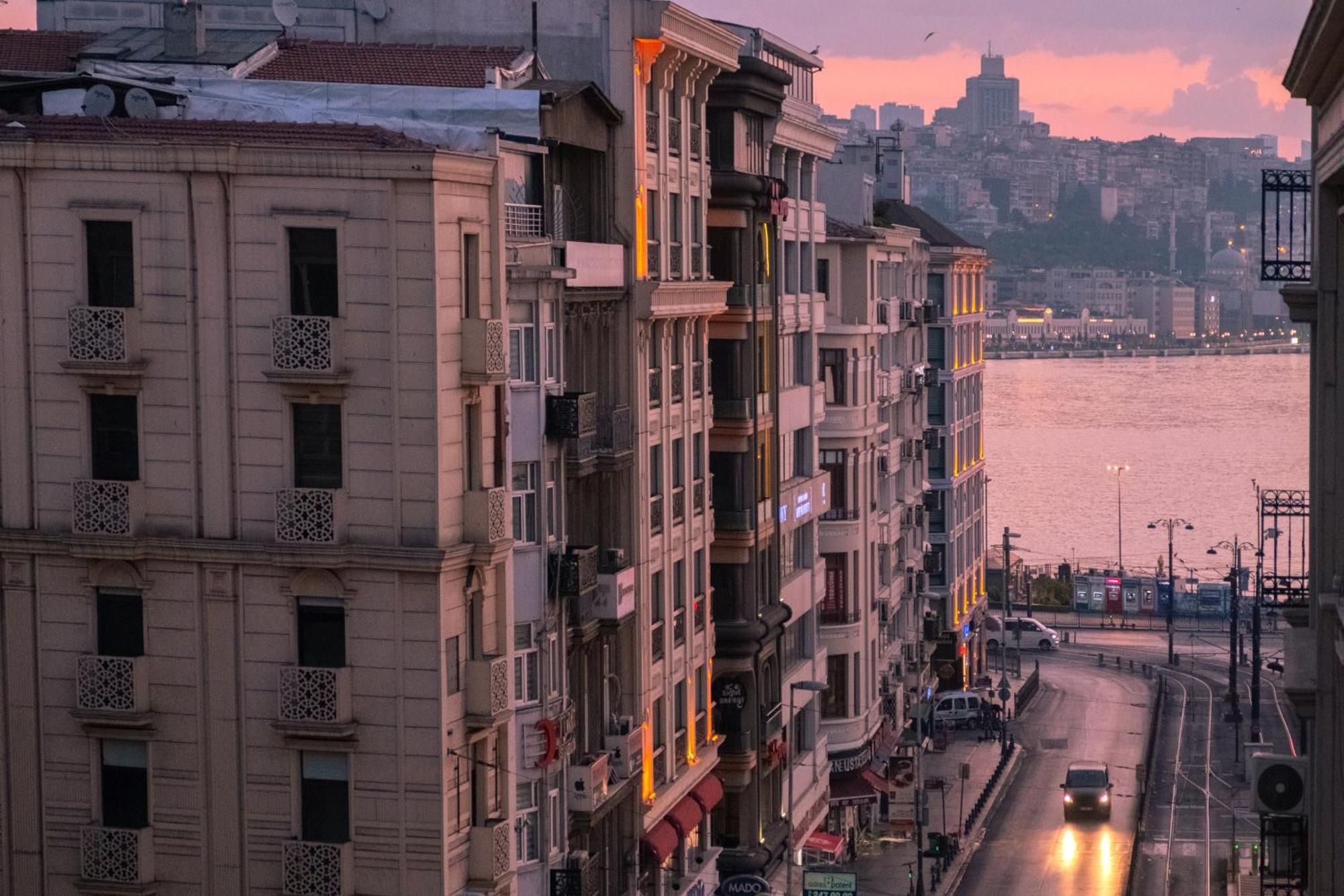 Tarihi Isparta Palas Istanbul Bagian luar foto