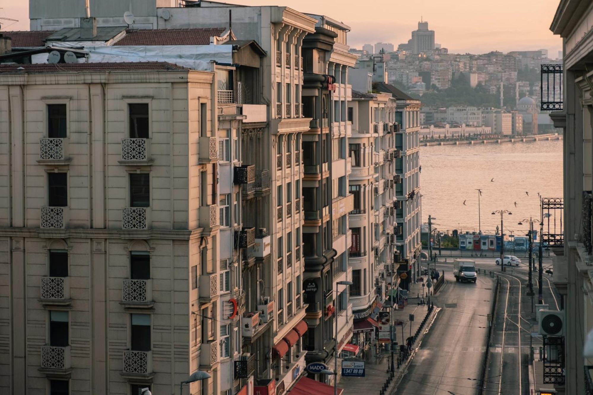 Tarihi Isparta Palas Istanbul Bagian luar foto